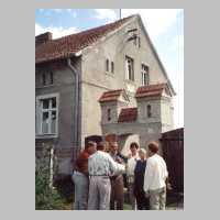 114-1036 Vor dem Wohnhaus der Familie Morgenrot im August 2003.JPG